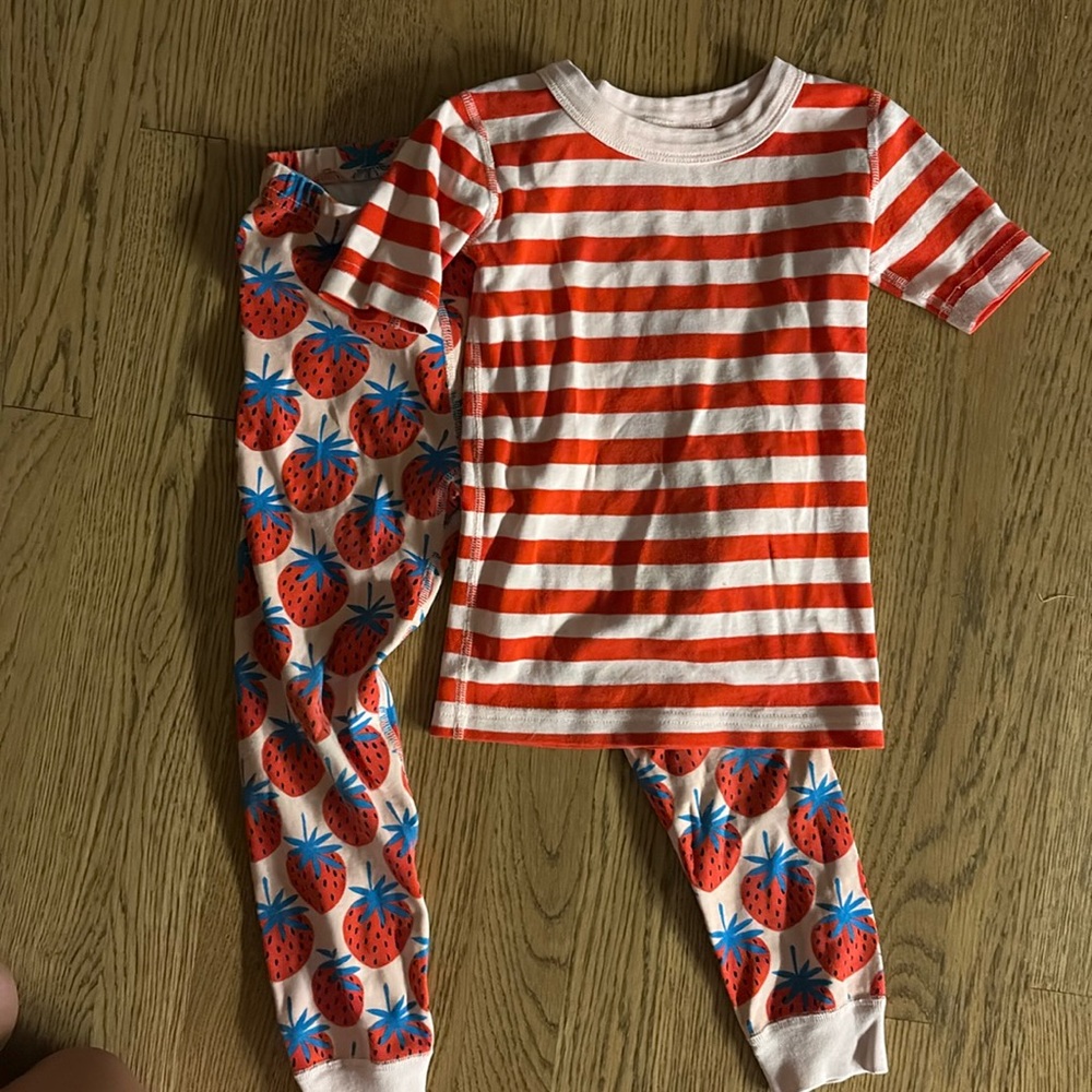Hanna Andersson 5t pjs!